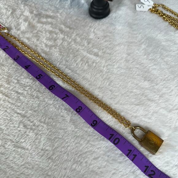 Louis Vuitton vintage Lock Pendant #215 on a chain necklace GREAT GIFT! - Picture 5 of 5